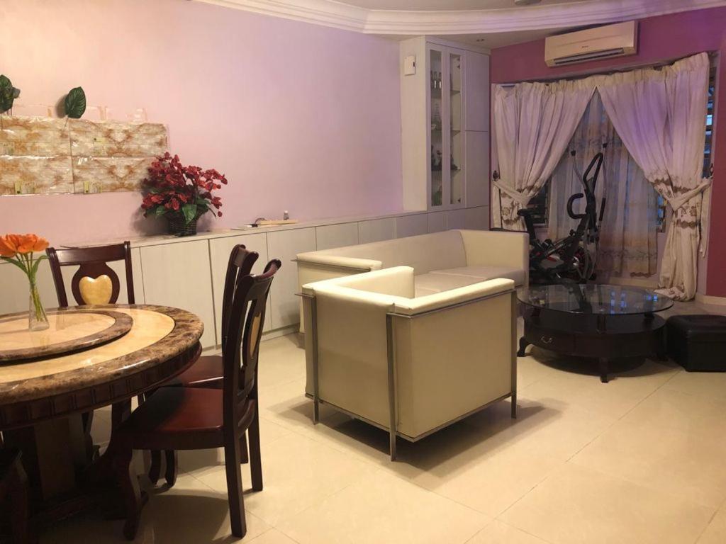 בנטונג Bukit Indah Homestay מראה חיצוני תמונה